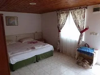 Готель Altinkum