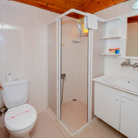 Готель Altinkum 3*